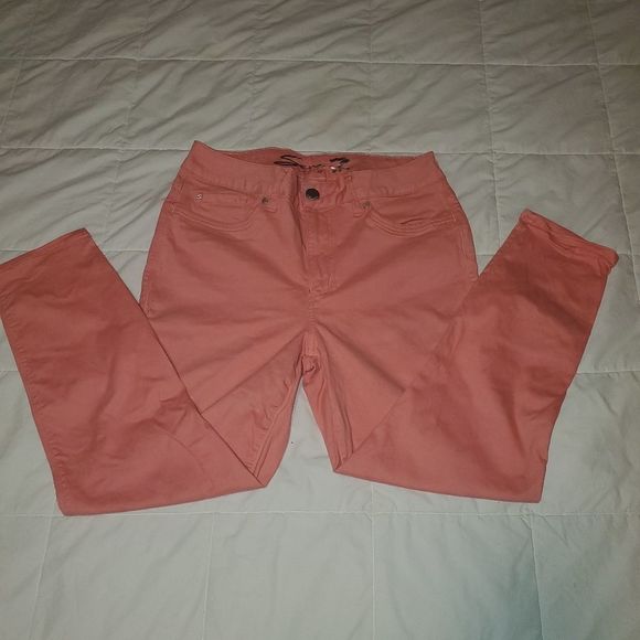 Seven7 Denim - SEVEN7 size 10 coral high rise skinny crop jeans skin fit denim